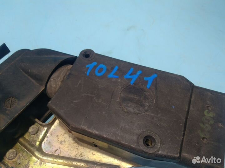 Замок двери передней Mitsubishi Carisma,Space Star