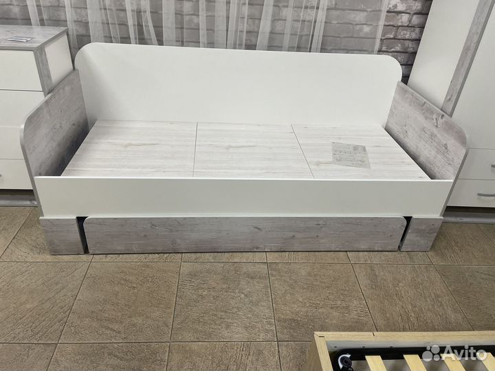 Кровать подростковая с ящиком