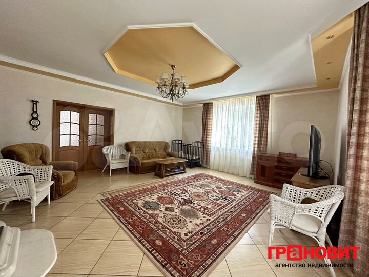 Коттедж 354,6 м² на участке 16 сот.