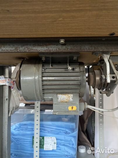 Петельная глазковая швейная машина Minerva