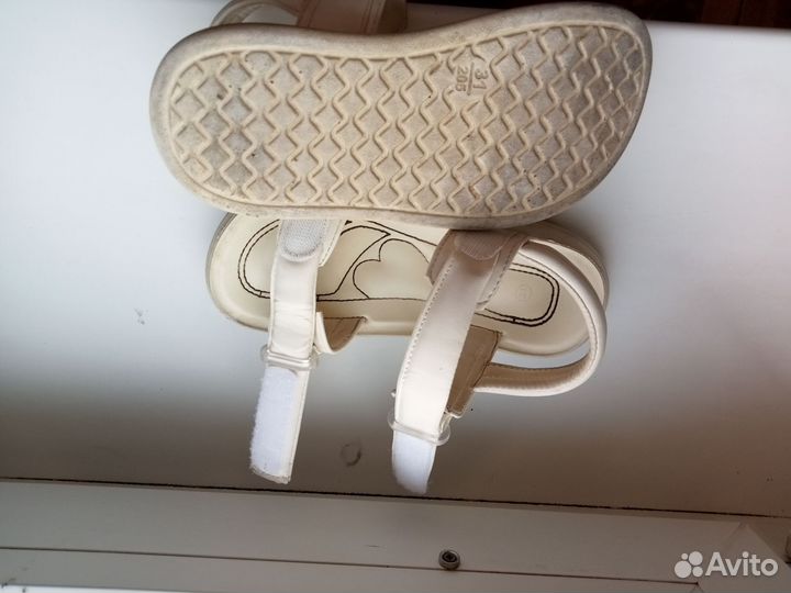 Угги, кроссовки, сандалии детские