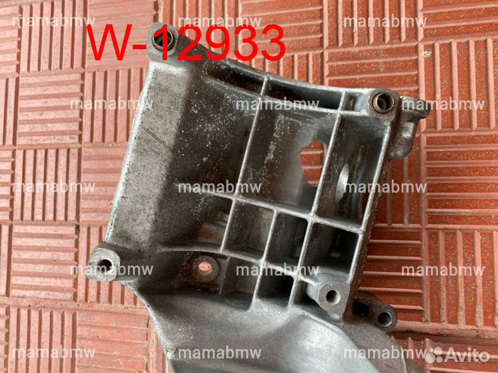 Опора лапа двигателя правая M60 M62 Е E 39 38 BMW