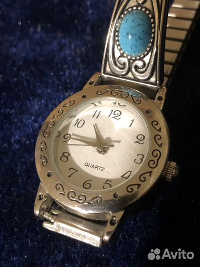 Женские наручные кварцевые часы