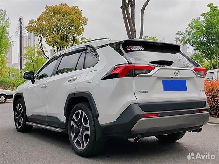 Toyota RAV4 2.0 CVT, 2022, 32 650 км