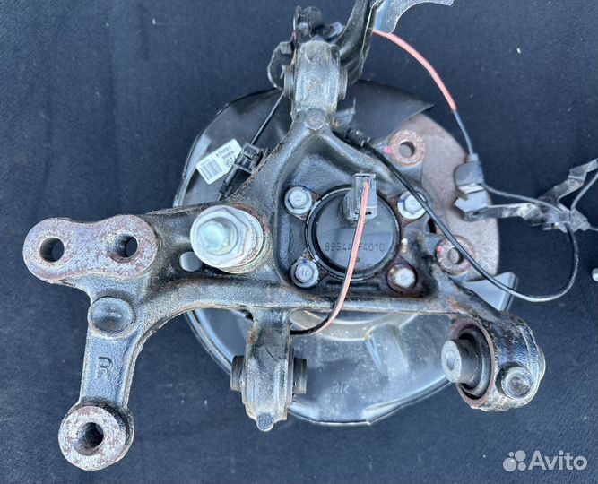 Задний кулак Toyota Corolla e210