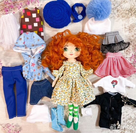 Кукла с одеждой