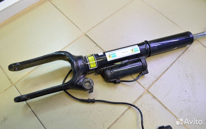 Пневмостойка передняя Mercedes R Class W251