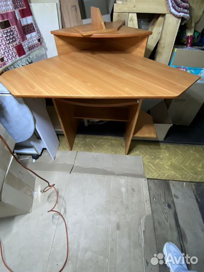 Компьютерный стол