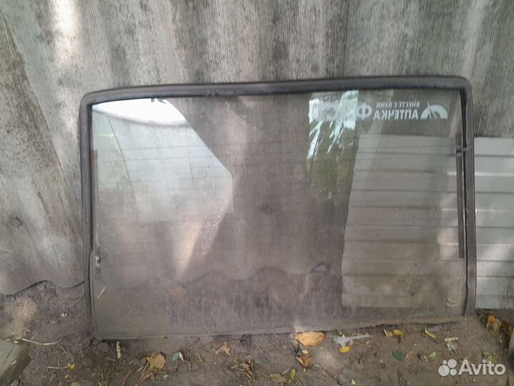 Стекло пятой двери азлк 2141