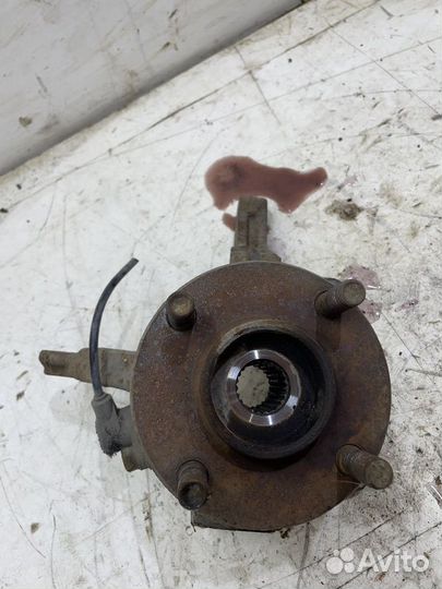 Кулак поворотный передний правый Nissan Cube