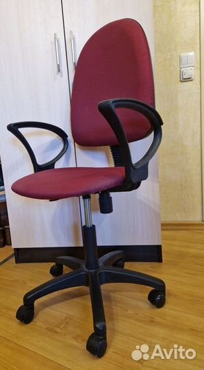 Компьютерное офисное кресло стул Бюрократ
