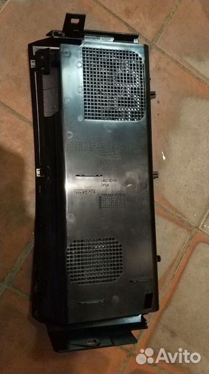 Накладка переднего крыла правого Range Rover III