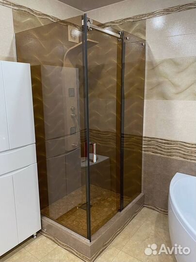 Стеклянная перегородка для душа