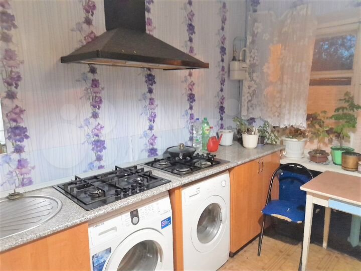 Комната 11 м² в 5-к., 2/5 эт.