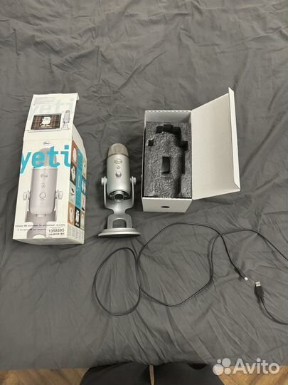 Микрофон Blue Yeti