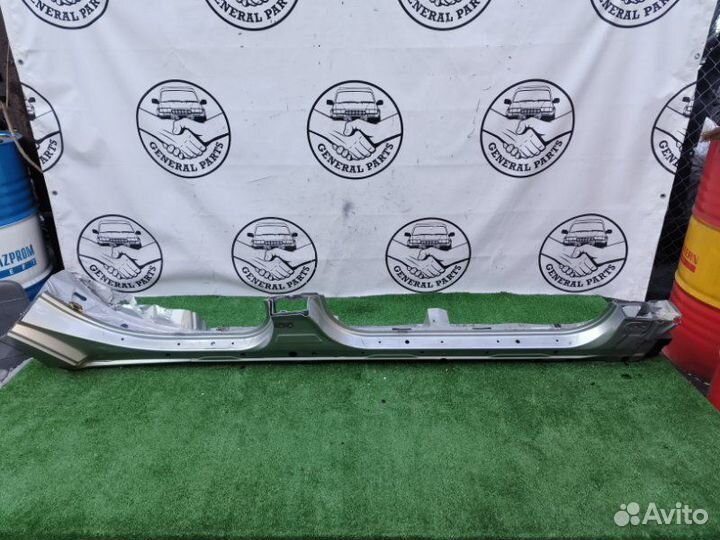 Порог кузова правый Toyota Brevis JCG10 1JZ 2003