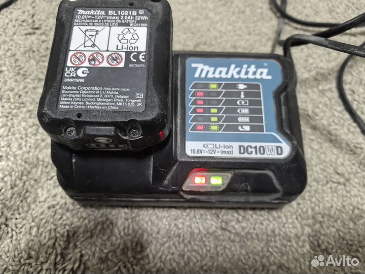 Зарядное устройство makita