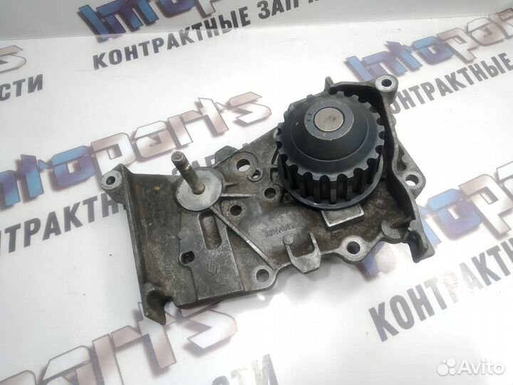 Помпа Renault Sandero 1 K7M 2010