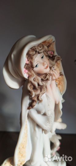 Фарфоровая статуэтка Каподимонте, g. Armani