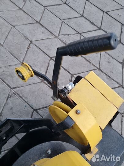 Снегоуборочная приставка к мотоблоку