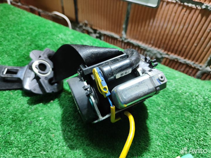 Ремень задний левый Volkswagen Touareg 7L