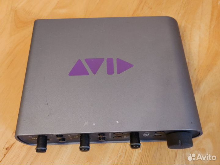 Звуковая карта Avid mbox3