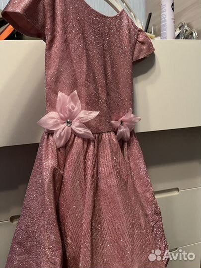 Платье праздничное