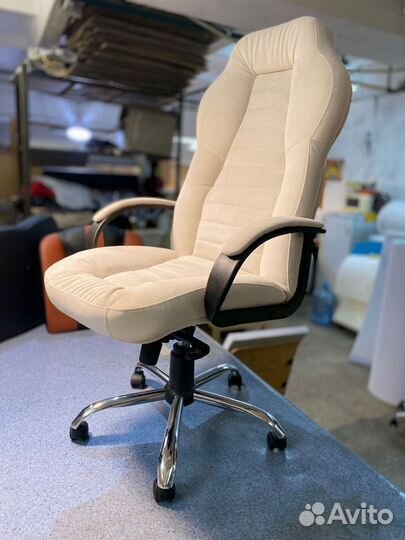 Офисное кресло