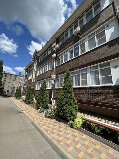 2-к. квартира, 87 м², 1/3 эт.