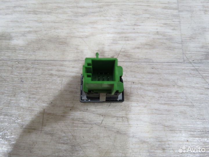 Кнопка обогрева сидений Volkswagen Polo