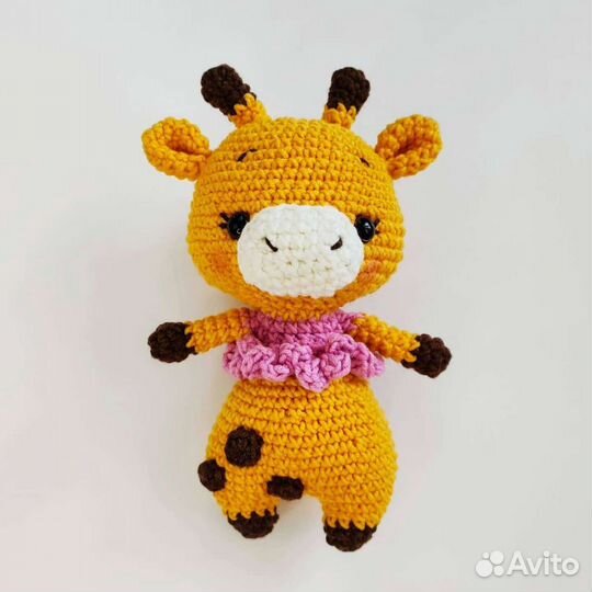 Вязаная игрушка жираф