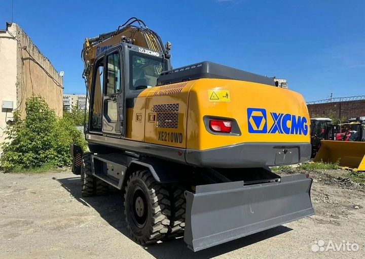 Колёсный экскаватор XCMG XE210WD, 2024