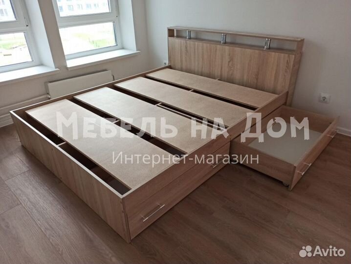 Кровать