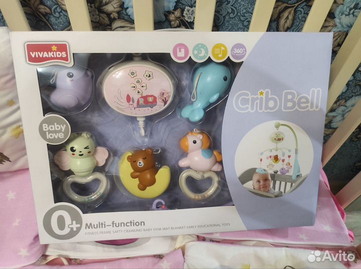 Детская кроватка с маятником и ящиком