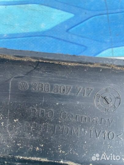 Молдинг бампера переднего левый 3B0807717B