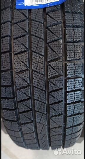 Compasal Ice Master 215/70 R16 100