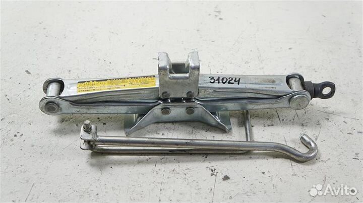 Домкрат Toyota Bb EL41