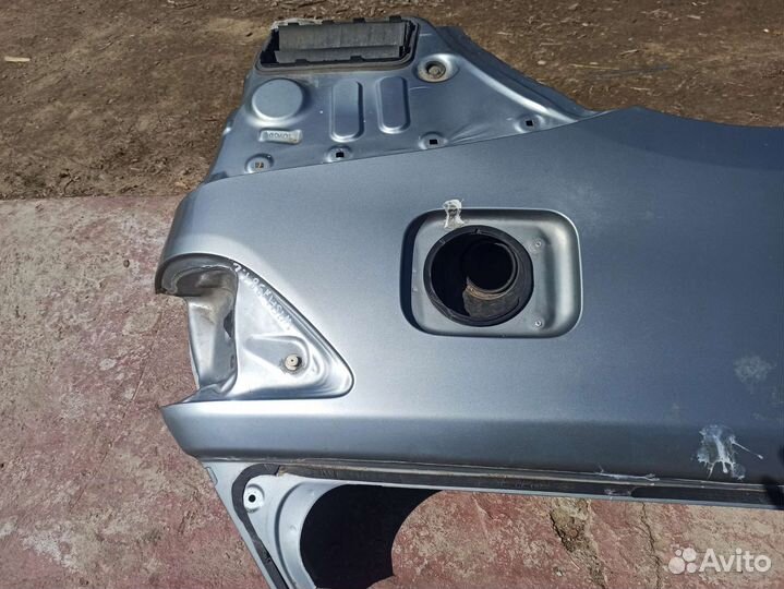 Крыло заднее левое Тойота wish