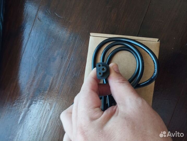 Кабель для ноутбука