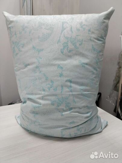 Подушка перьевая новая50*70