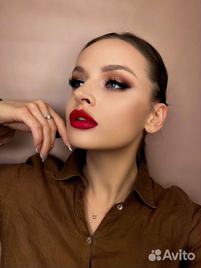 Макияж и прическа