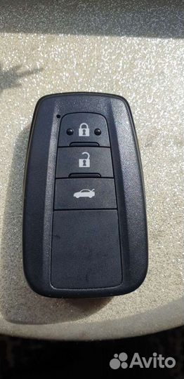Ключ toyota camry