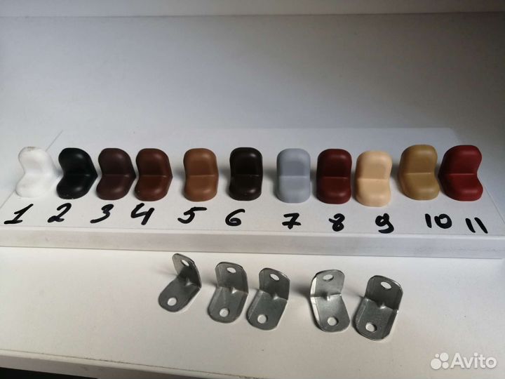 Уголок мебельный метал. с пластиковой накладкой