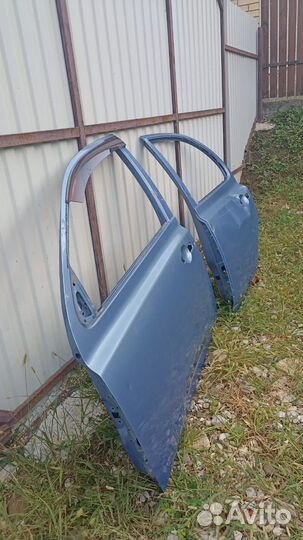 Двери на Nissan Micra