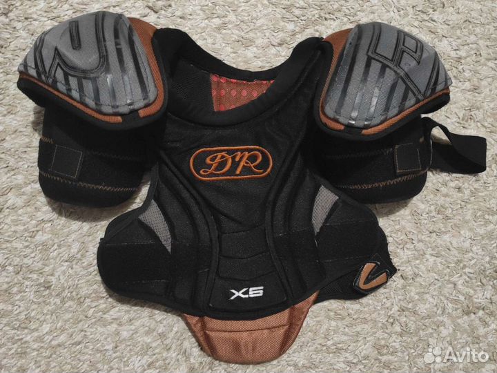 Нагрудник хоккейный