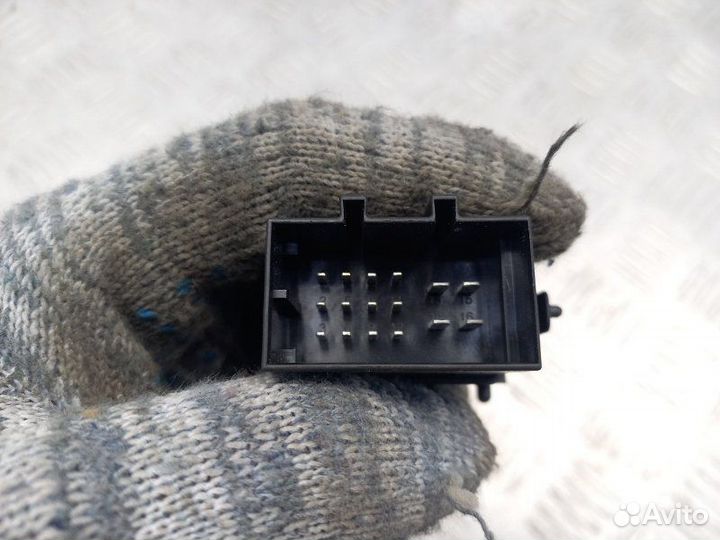 Блок управления подогревом сидений Volkswagen Polo