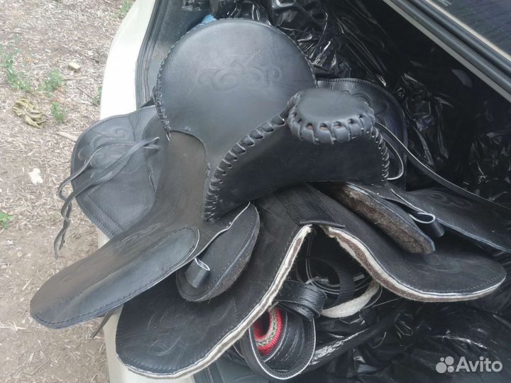 Седло для лошади