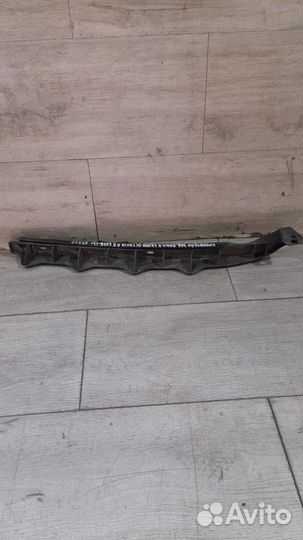 Кронштейн заднего бампера задний правый Skoda