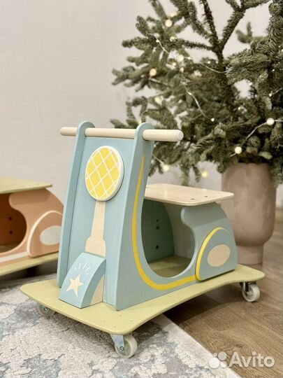 Машинка каталка новая
