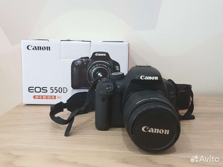 Зеркальный фотоаппарат Canon EOS 550d